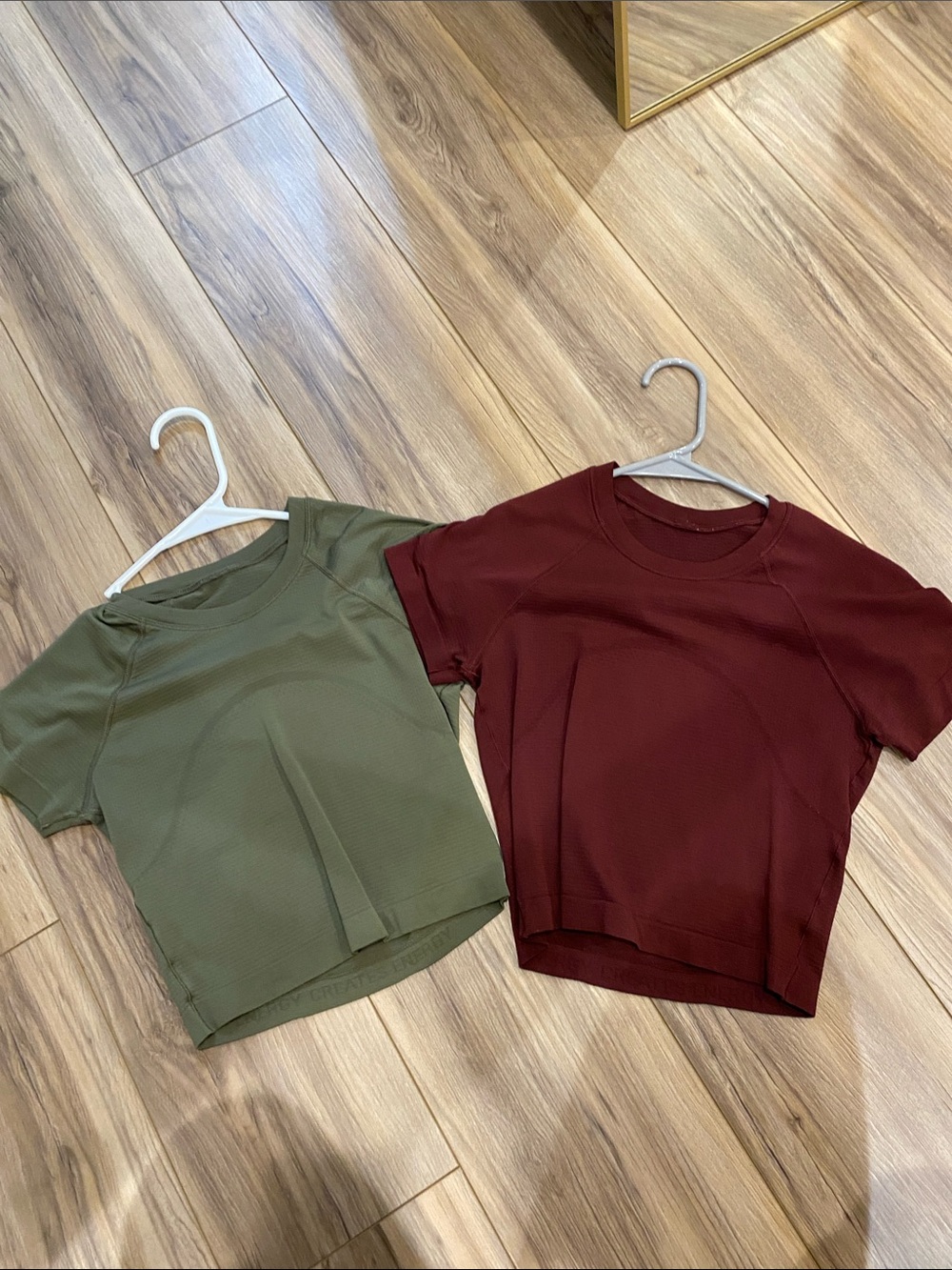 lululemon athletica Short-Sleeve Crew Tops in Olive Green and Deep Maroon